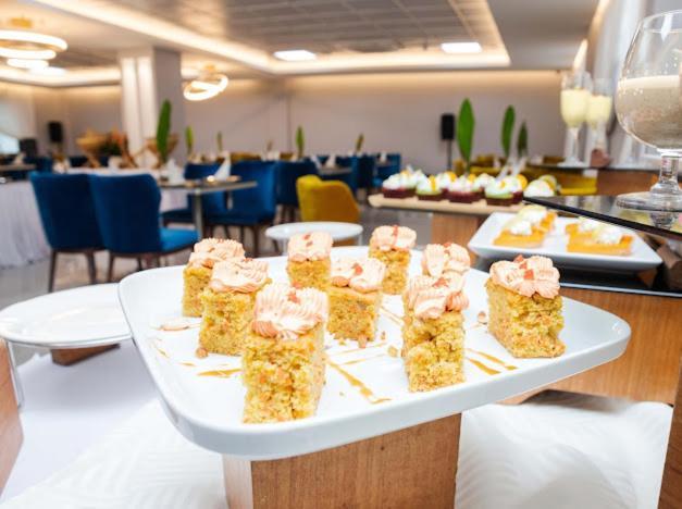 Oak Plaza Hotels East Airport Accra Ngoại thất bức ảnh