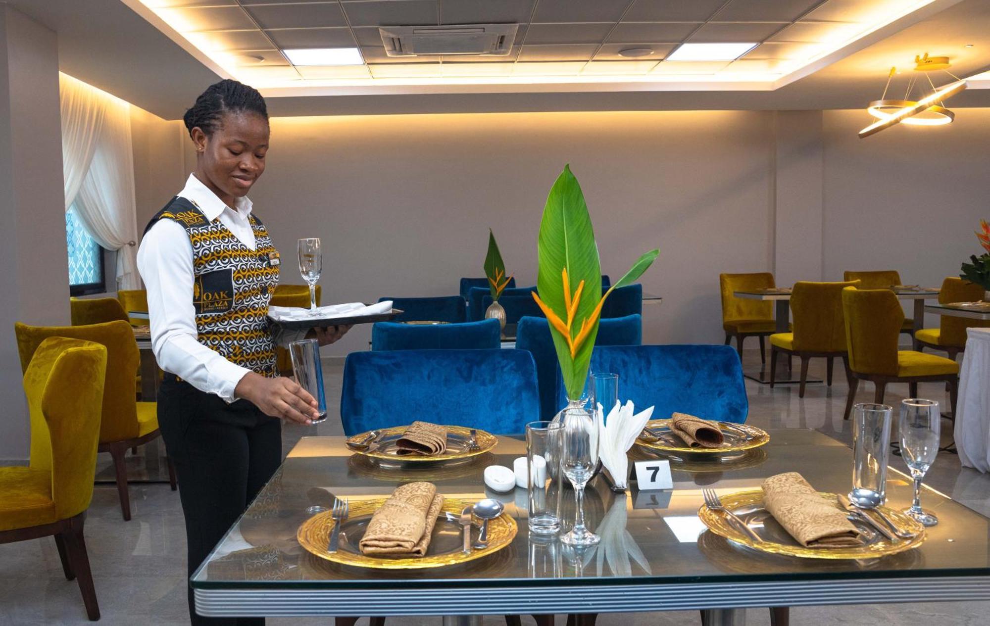 Oak Plaza Hotels East Airport Accra Ngoại thất bức ảnh