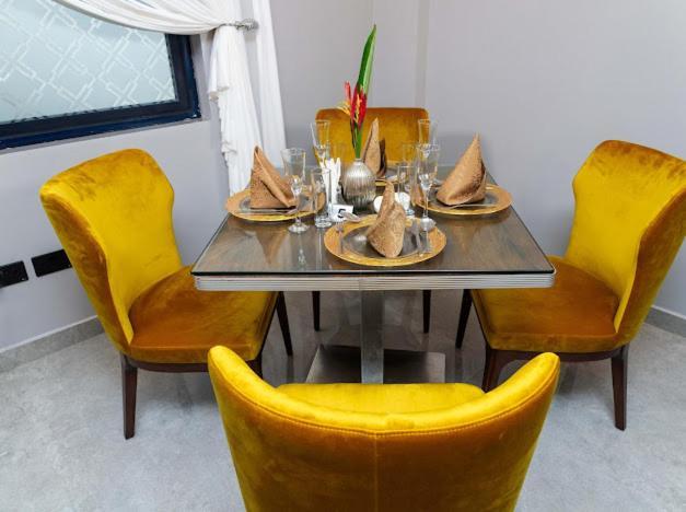 Oak Plaza Hotels East Airport Accra Ngoại thất bức ảnh