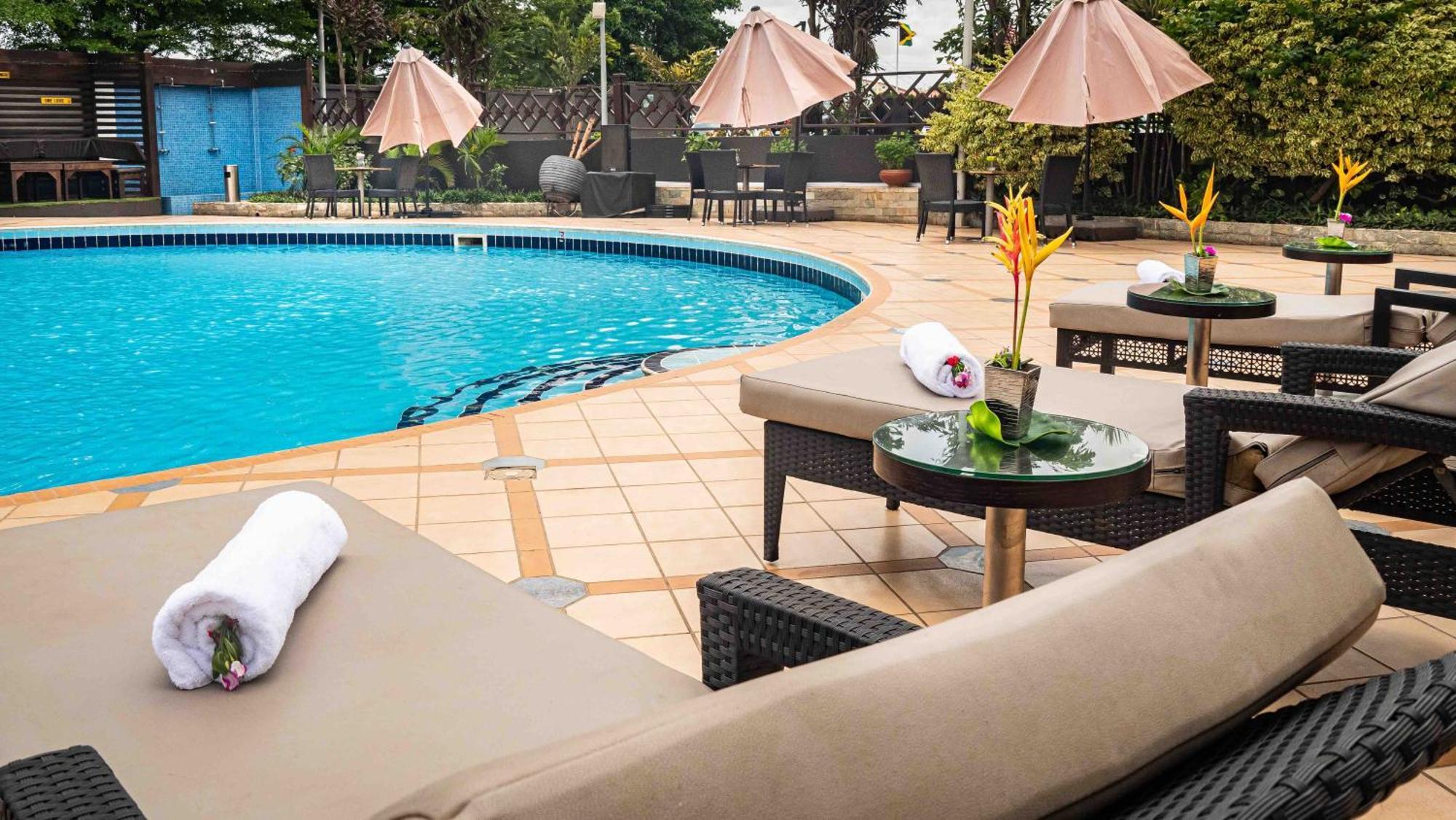 Oak Plaza Hotels East Airport Accra Ngoại thất bức ảnh